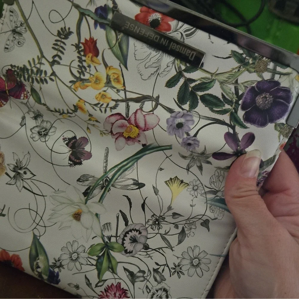 Damsel In Defense Floral Folding Wallet w/ Zipper, Card Slots & ID Window